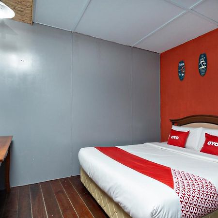 Oyo 89646 Panvill Resort Kampong Pasir Bogak Bagian luar foto