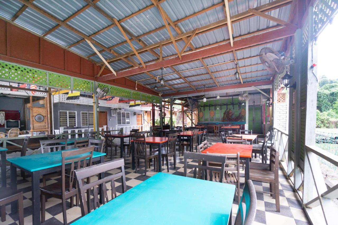 Oyo 89646 Panvill Resort Kampong Pasir Bogak Bagian luar foto