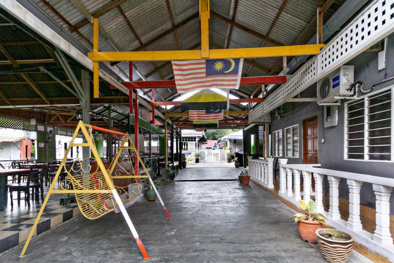 Oyo 89646 Panvill Resort Kampong Pasir Bogak Bagian luar foto