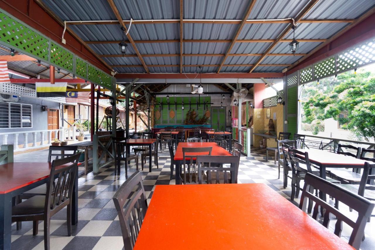 Oyo 89646 Panvill Resort Kampong Pasir Bogak Bagian luar foto
