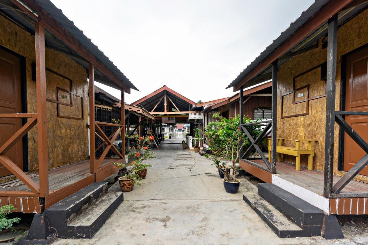 Oyo 89646 Panvill Resort Kampong Pasir Bogak Bagian luar foto