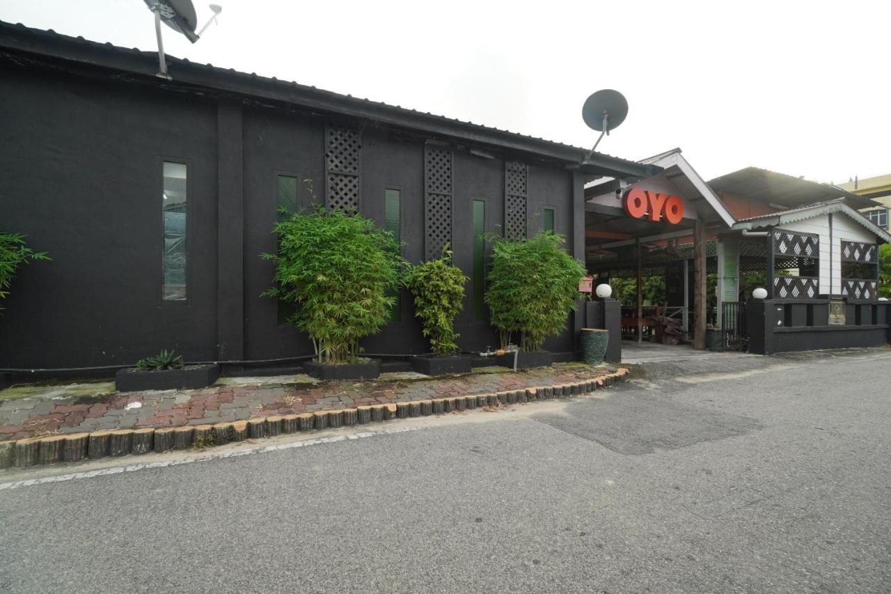 Oyo 89646 Panvill Resort Kampong Pasir Bogak Bagian luar foto