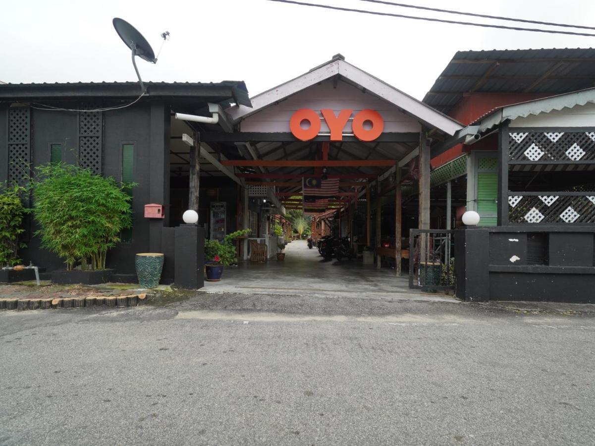 Oyo 89646 Panvill Resort Kampong Pasir Bogak Bagian luar foto