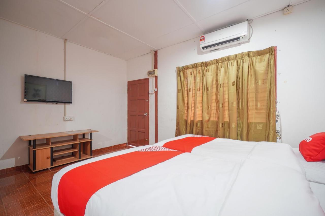 Oyo 89646 Panvill Resort Kampong Pasir Bogak Bagian luar foto