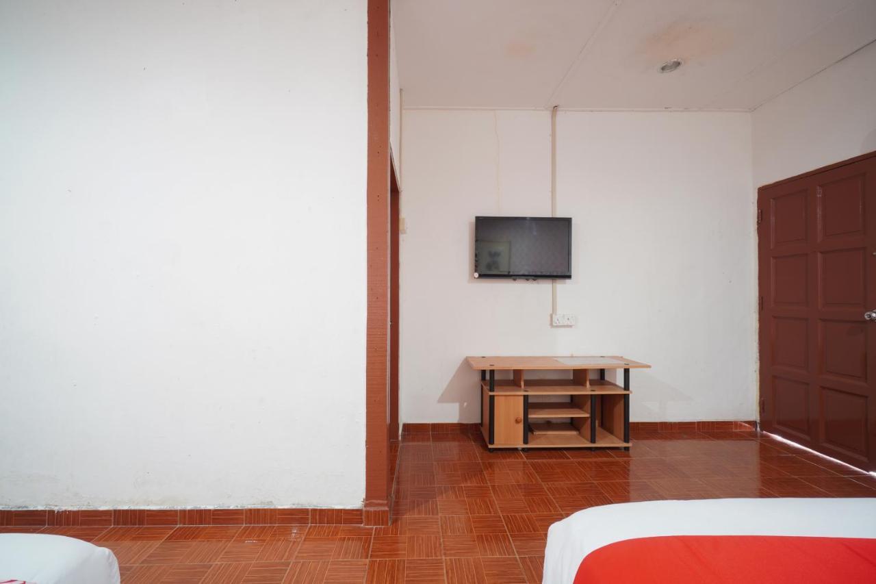 Oyo 89646 Panvill Resort Kampong Pasir Bogak Bagian luar foto