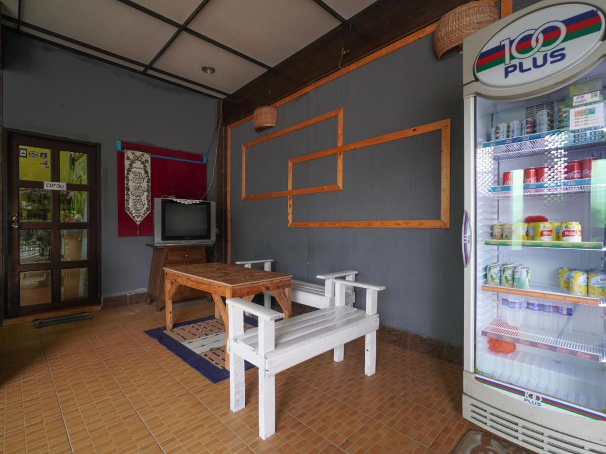 Oyo 89646 Panvill Resort Kampong Pasir Bogak Bagian luar foto