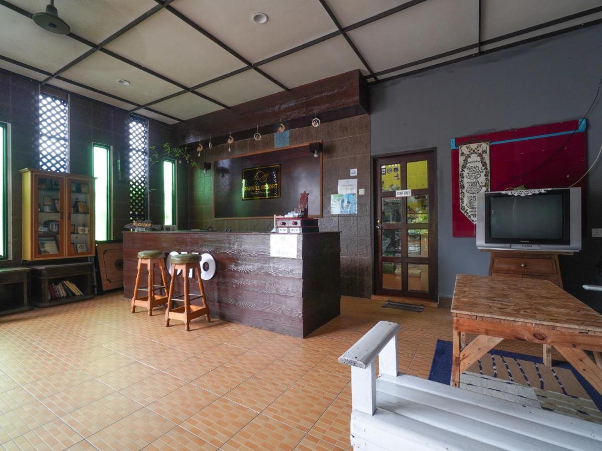 Oyo 89646 Panvill Resort Kampong Pasir Bogak Bagian luar foto
